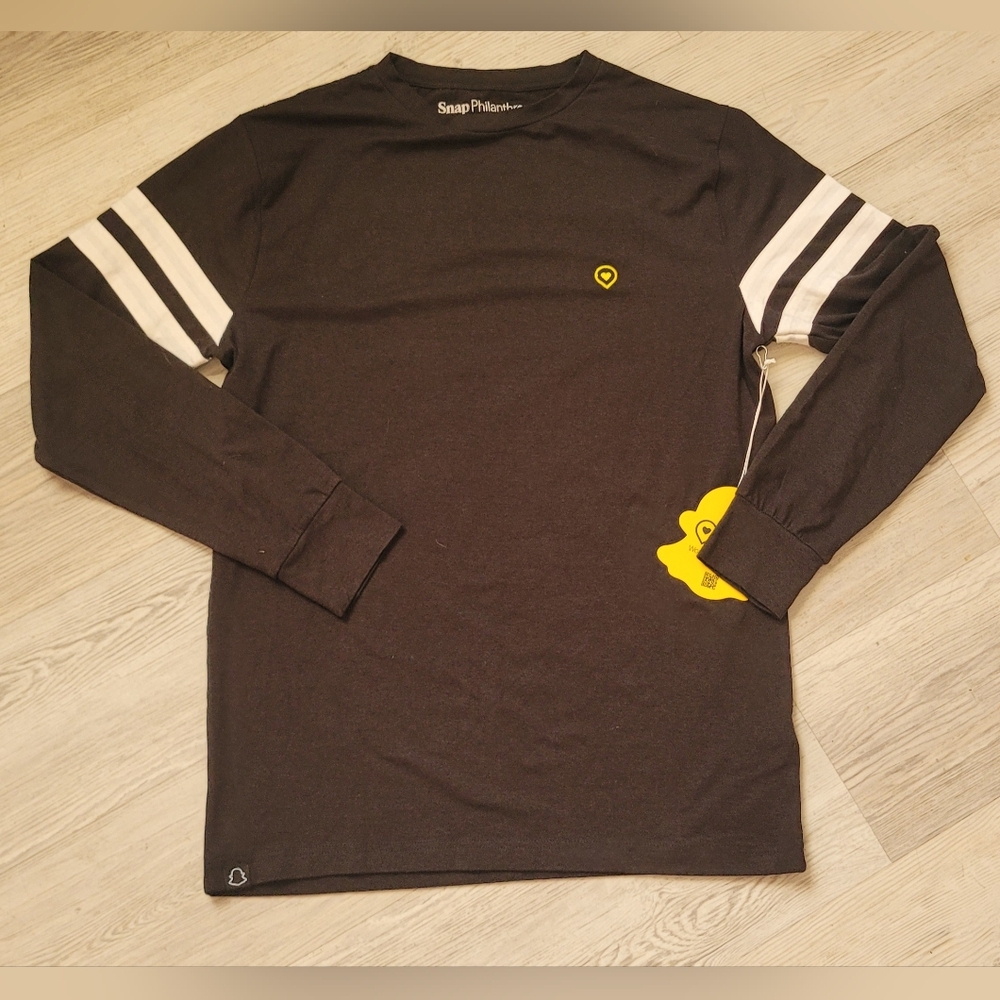 Snap Philanthropy long sleeves Gray shirt Size Medium